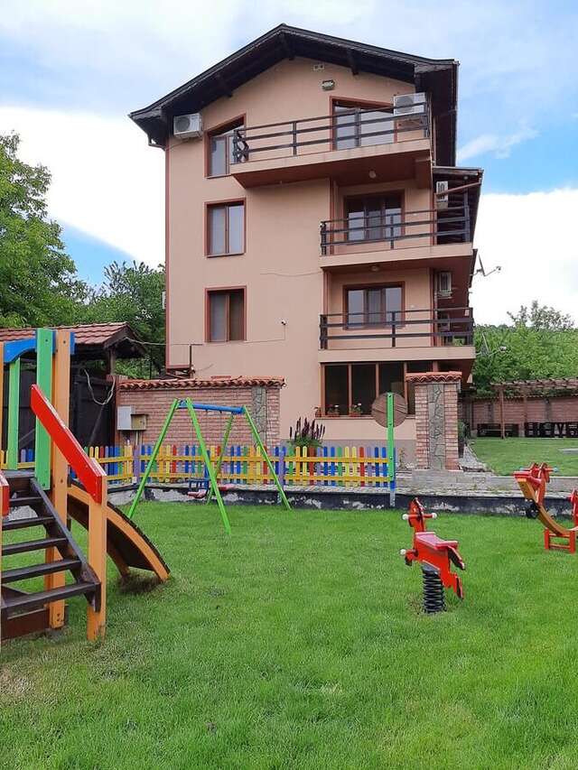 Гостевой дом Къща за гости Рожен Рест Lyaskovo-31